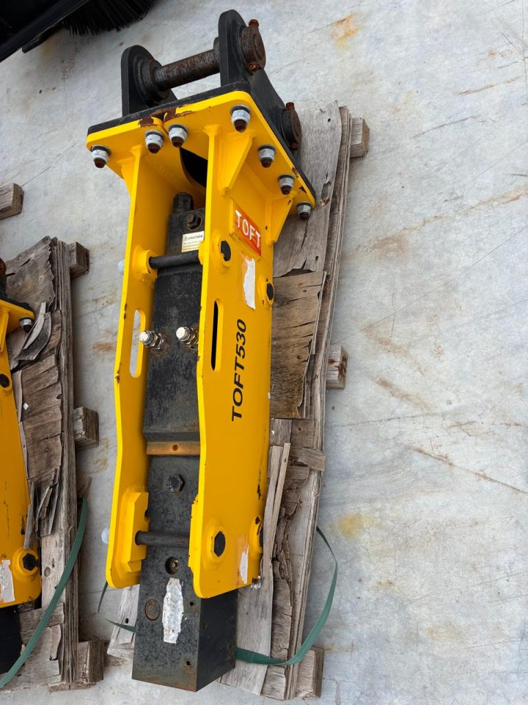 (530)Martillo para mini excavadora Marca Toft 530 tamaño para 2-5 Toneladas